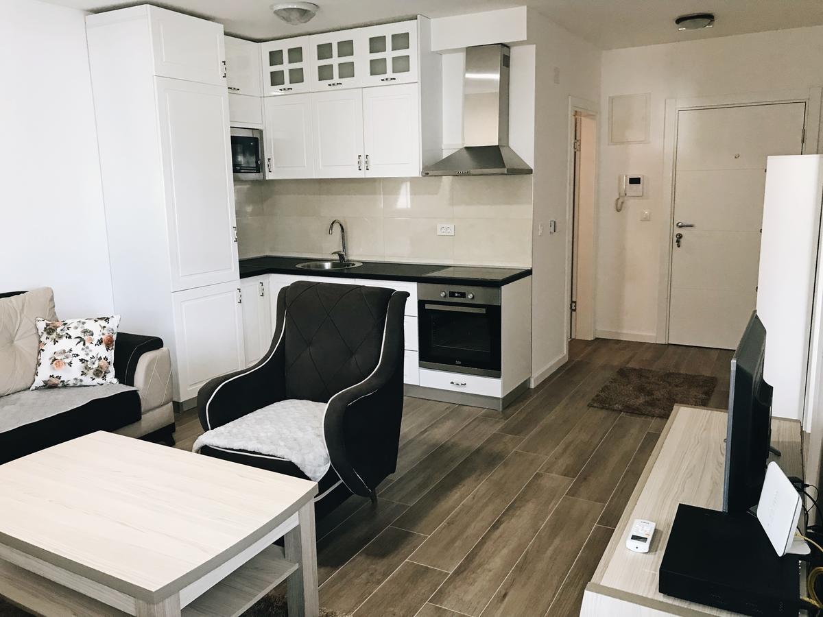 Apartmani Belma Dobra Voda Bagian luar foto