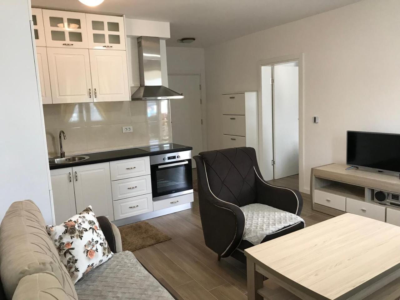 Apartmani Belma Dobra Voda Bagian luar foto